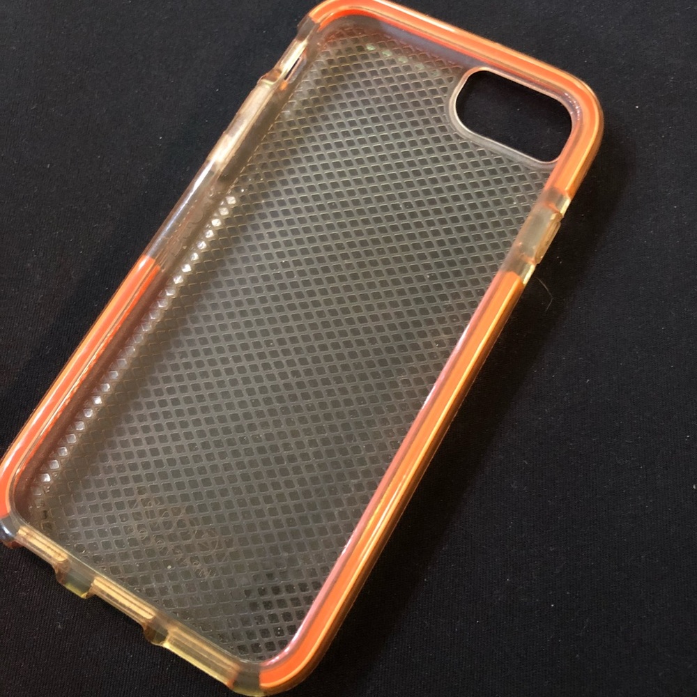 Tech21 iPhone case - Picture 3 of 3